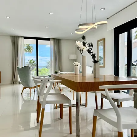 La Paloma Seaview Апартаменты Манилва
