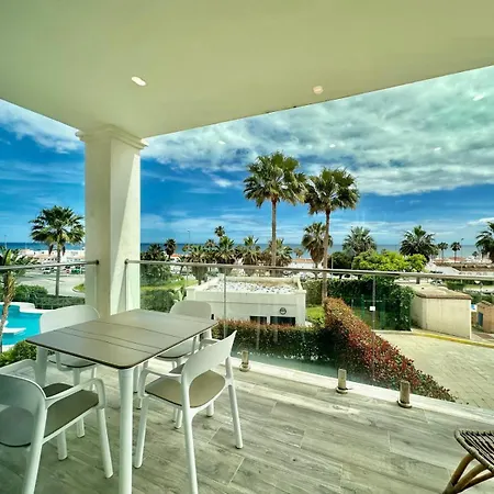 La Paloma Seaview Apartment *